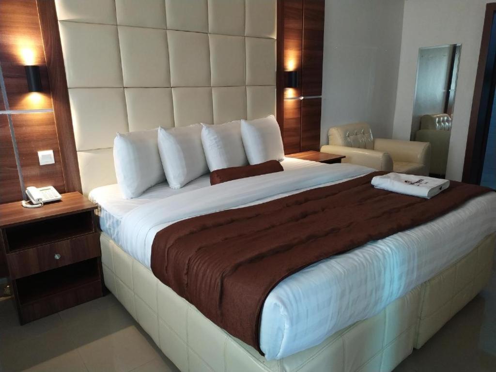Presken Hotel @Oniru Lagos Ngoại thất bức ảnh