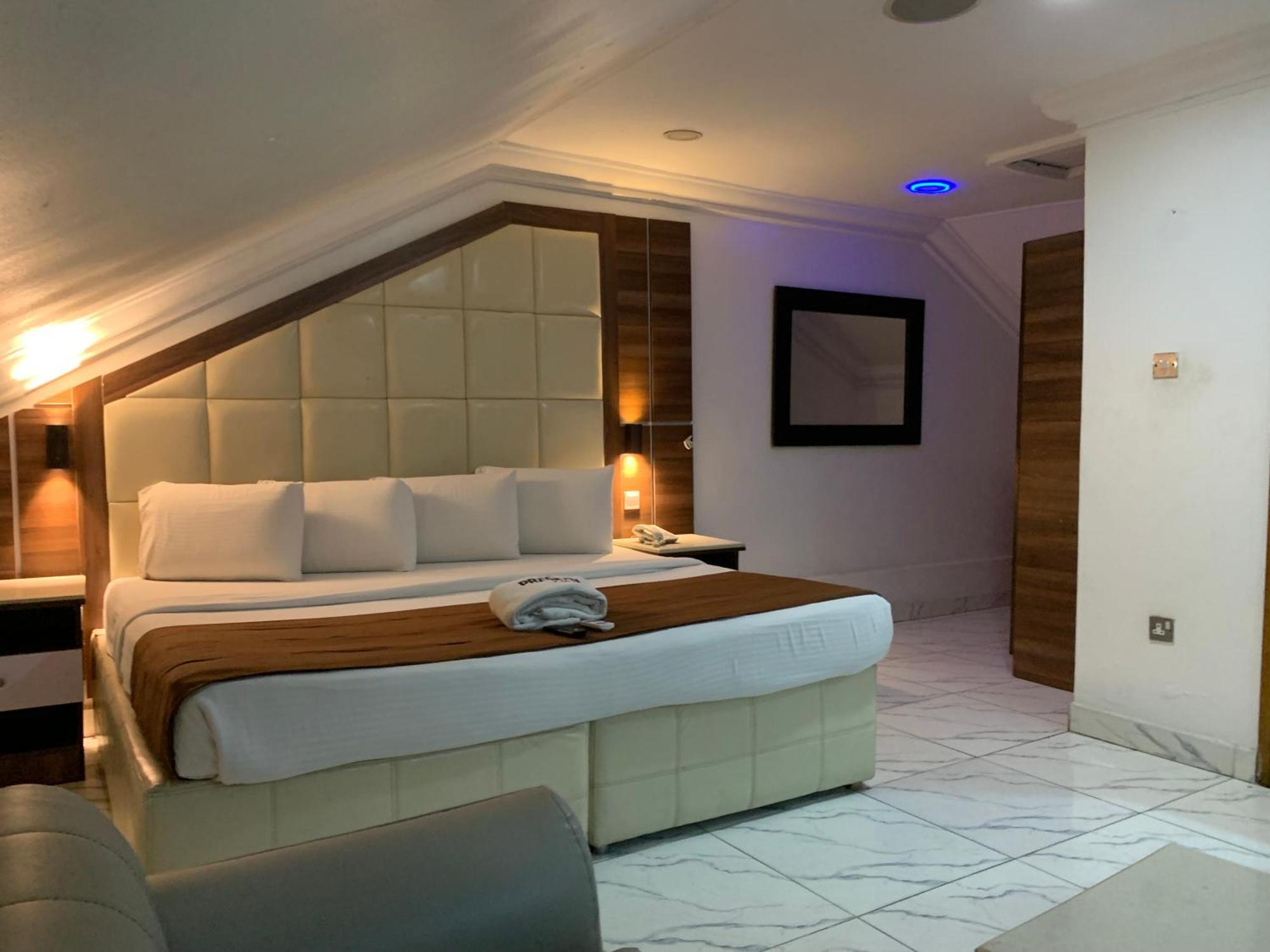 Presken Hotel @Oniru Lagos Ngoại thất bức ảnh